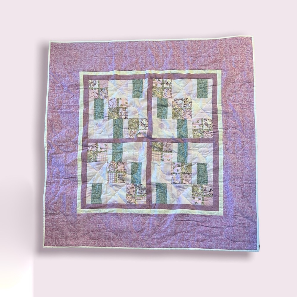 Vintage handmade Quilt Blanket 38”